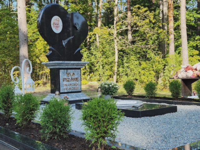 Kvalitatīva Kapu Pieminekļa Izgatavošana