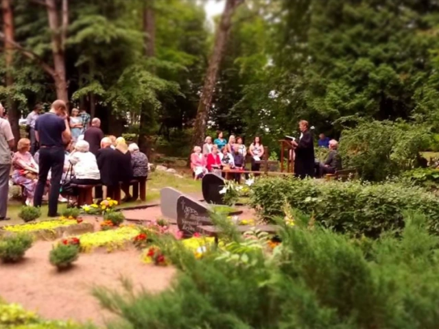 Latviešu tēlnieks kaļ pieminekli Nīderlandē