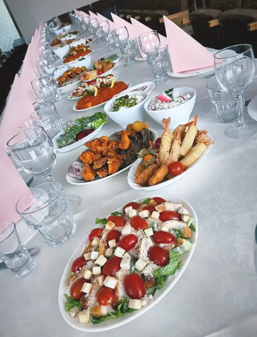 Kafejnīca Pīlādzītis Спокойная трапеза, чтобы в тишине и с благодарностью почтить память ушедшего