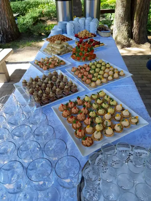 Kafejnīca Pīlādzītis Спокойная трапеза, чтобы в тишине и с благодарностью почтить память ушедшего