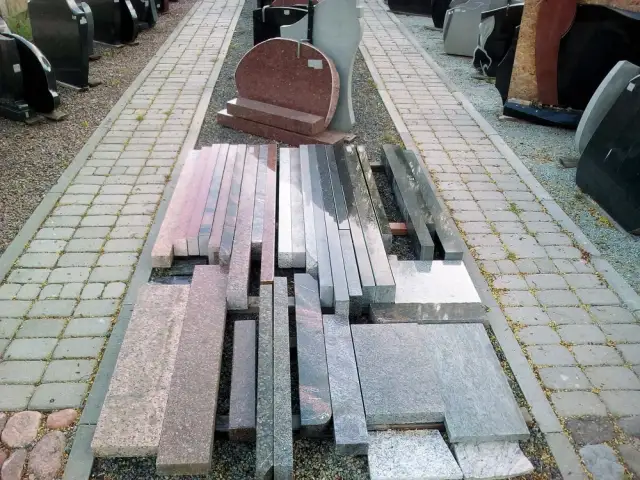 Korad - Oļģerta Silova apbedīšanas nams Jelgavā Apbedīšanas pakalpojumi un kapu pieminekļu izgatavošana Jelgavā