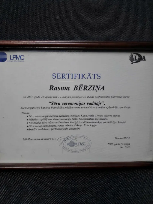 Sēru ceremoniju vadītāja – Rasma Bērziņa Rasma Bērziņa – Gaišs un sirsnīgs pavadījums pēdējā ceļā