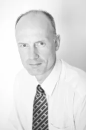 Kurzemes apgabaltiesas zvērināts notārs Indulis Šermukšnis