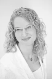 Kurzemes apgabaltiesas zvērināts notārs Inguna Bakanauska