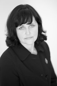 Latgales apgabaltiesas zvērināts notārs Inese Buša