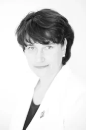 Latgales apgabaltiesas zvērināts notārs Regīna Bogdāne