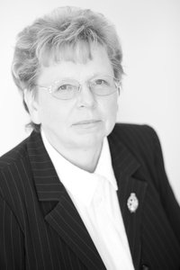 Vidzemes apgabaltiesas zvērināts notārs Gunta Zvirgzdiņa