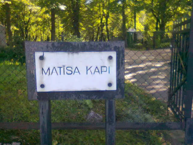 Matīsa kapsēta 