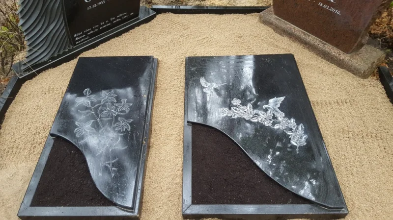 Granīta slēgta apmale melna ar gravējumu