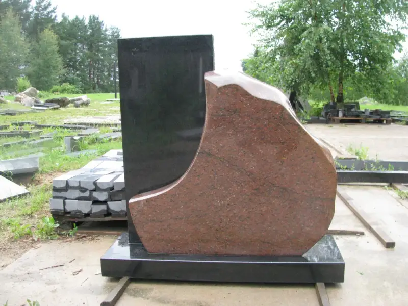 Полированный памятник из черного и красного гранита