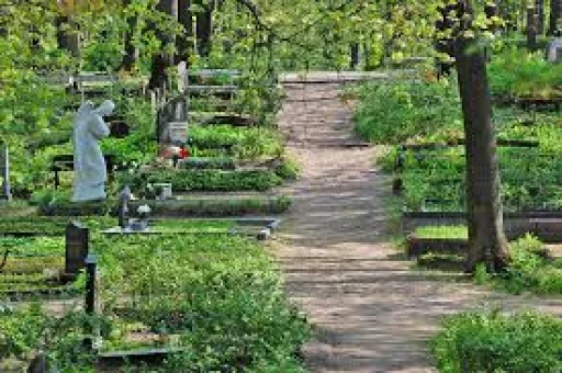 Ventspils, Avotu iela 1 kapi