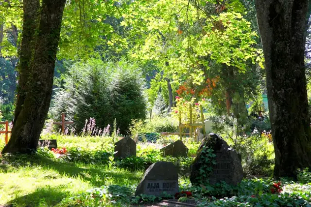 Kuldīga, Annas kapi 