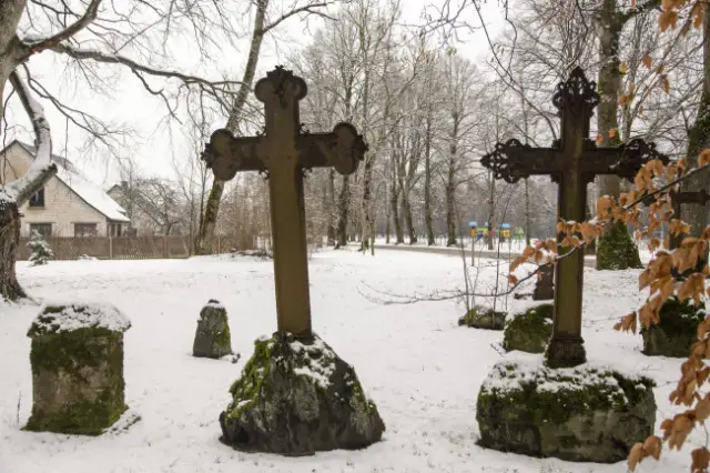 Popes pagasts, Popes vecie kapi 