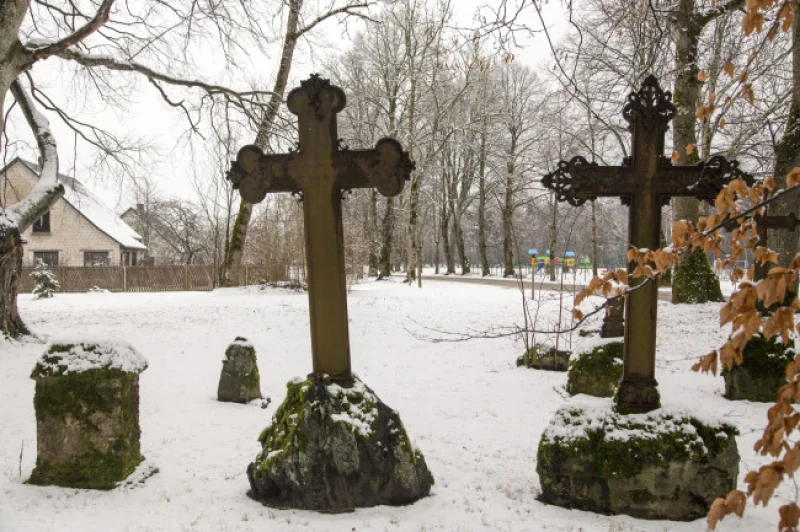 Popes pagasts, Popes vecie kapi 