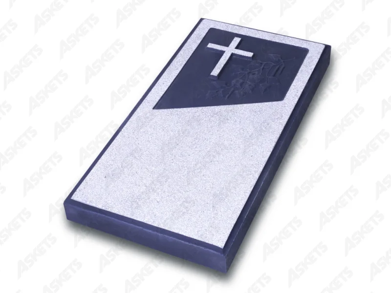 Kapu apmale vienvietīga, slēgta, ar katoļu krustu