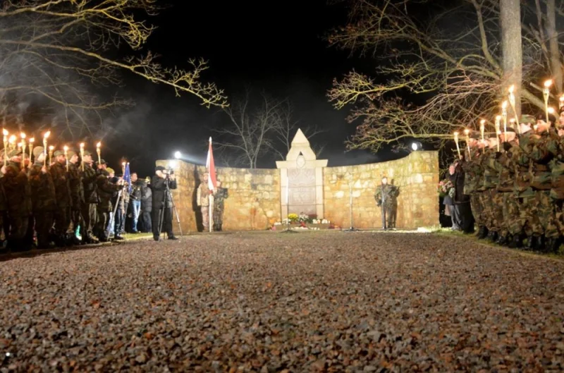 Piemineklis Kritušiem par Tēviju 