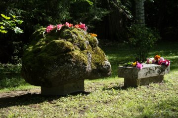 Ķikuļu Jēkaba piemiņas akmens