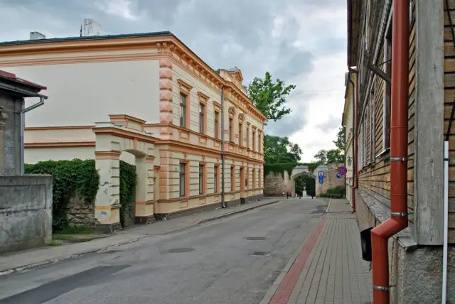 Piemiņas vietas komunistiskā terora upuriem vēsturiskajā Cēsu apriņķī 