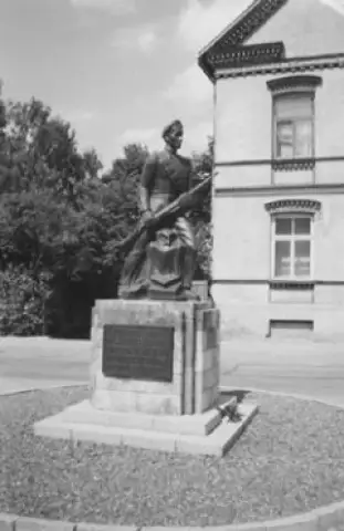 Cēsu Pulka Skolnieku rotas piemineklis 