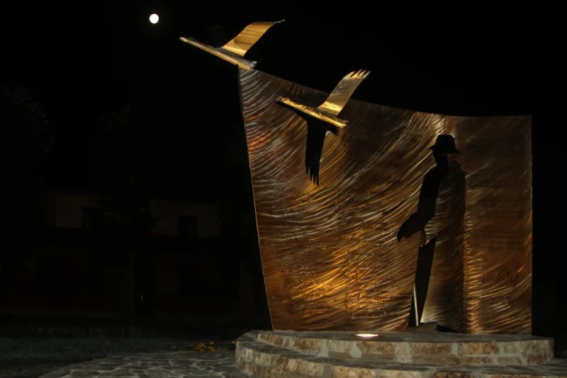 Viļa Plūdoņa piemineklis 