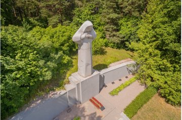 Piemineklis „Māte – Dzimtene”