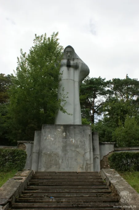 Piemineklis „Māte – Dzimtene” 