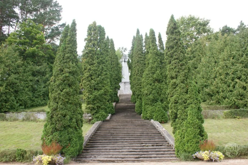 Piemineklis „Māte – Dzimtene” 