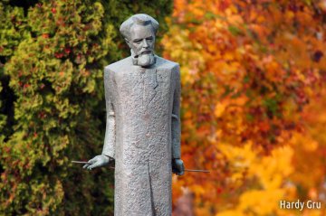 Piemineklis Baumaņu Kārlim Limbažos