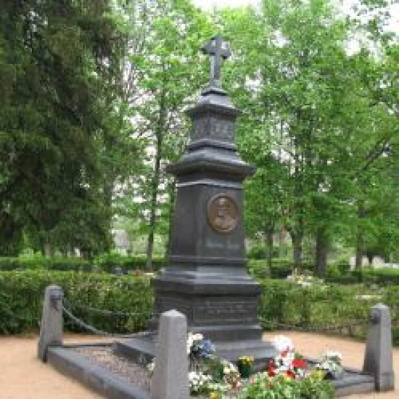 Jāņa Cimzes piemineklis un kapi 