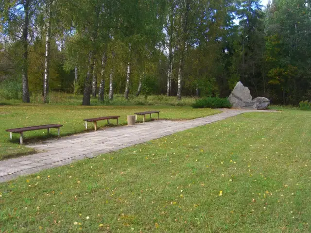 Piemiņas akmens 1941.gada 14.jūnijā izsūtītajiem uz Sibīriju 