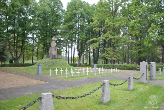 "Senlatviešu karavīrs" - piemineklis 1919.gada brīvības cīņās kritušajiem 