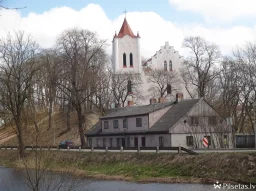 Baznīckalns un Svētā Jāņa luterāņu baznīca