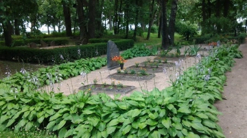 Kaulbriežu kapsēta Logo