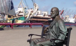 PIEMINEKLIS LATVIEŠU JŪRNIECĪBAS PAMATLICĒJAM KRIŠJĀNIM VALDEMĀRAM