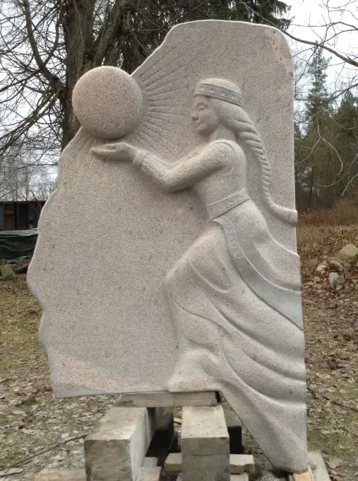 Tautumeita - Latvijas akmens 2 metri augsts bareljefs, veidots romantiskā stilā.