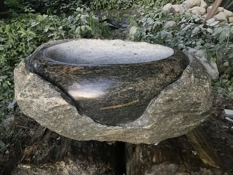 Puķpods elipses formā, kas nodrošina maksimālu akmens tilpuma izmantošanu