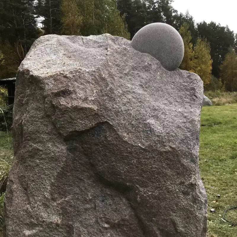 Saule iznāk no mākoņiem - kāds mirklīgs dabas vērojums fiksēts paliekošā vērtībā