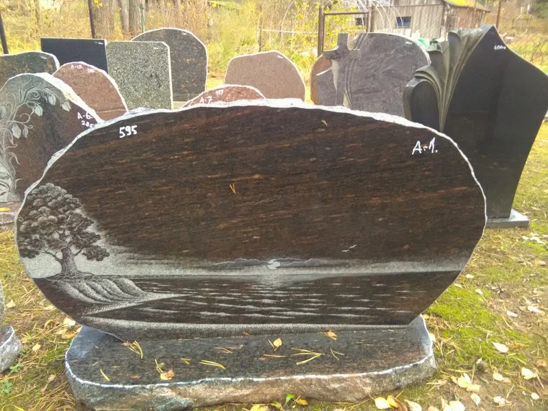 Kapu pieminekļu izgatavošana pie Katlakalna kapiem (Juris Romanovs) 