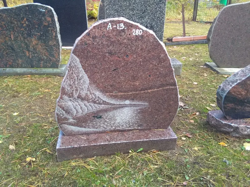 Kapu pieminekļu izgatavošana pie Katlakalna kapiem (Juris Romanovs) 