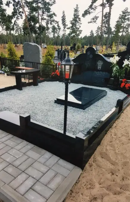 Anatolija Stils Plus veikals - Pieminekļi Granīta pieminekļi un kapu kopšana Rīgā – individuāls risinājums katrai kapavietai