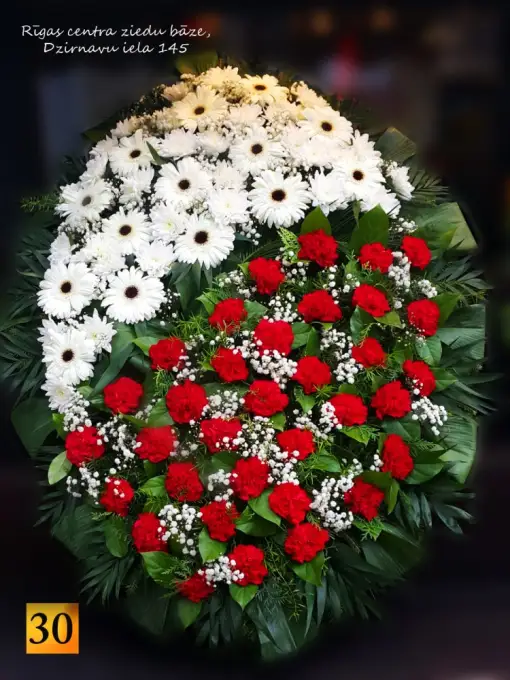 Bēru vainagi ar grieztiem ziediem, Rīgas centra ziedu bāze