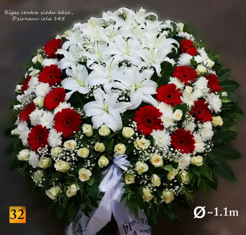 Izgatavojam bēru vainagus, Rīgas centra ziedu bāze