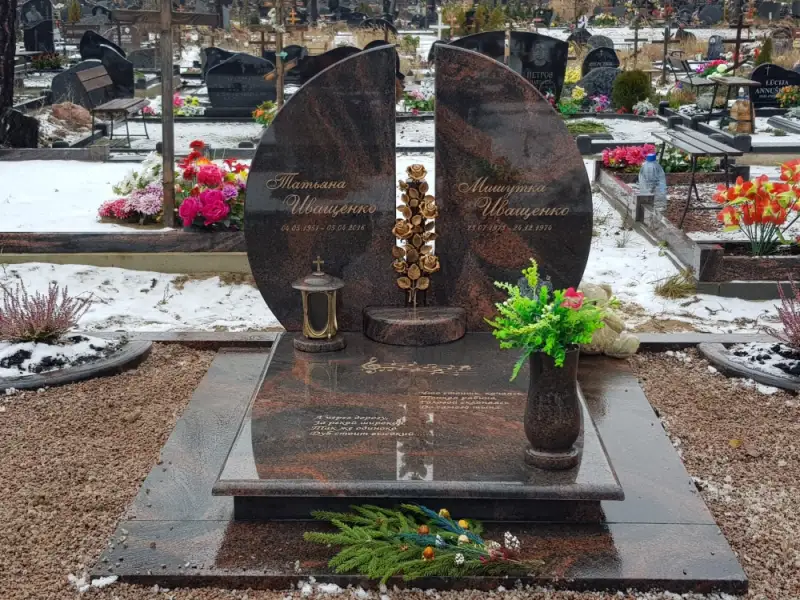 Manufacturing of monuments