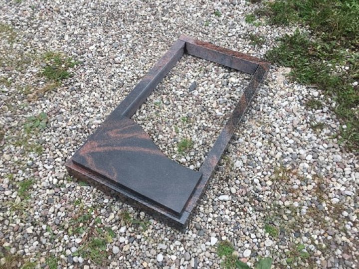 Granīta kapa apmales