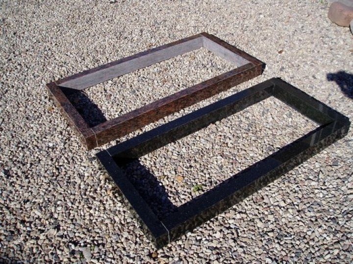 Granīta kapa apmales