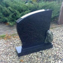 Preview image for  Pūlēti granīta kapa pieminekļi