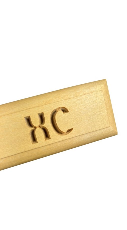 Koka krusts ar ornamentiem