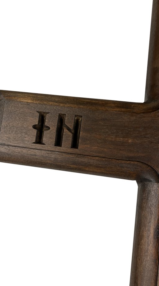 Koka krusts ar ornamentiem