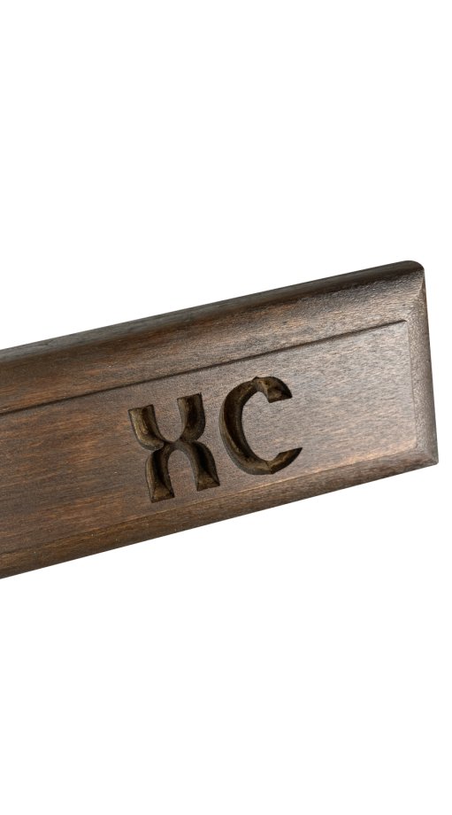 Koka krusts ar ornamentiem