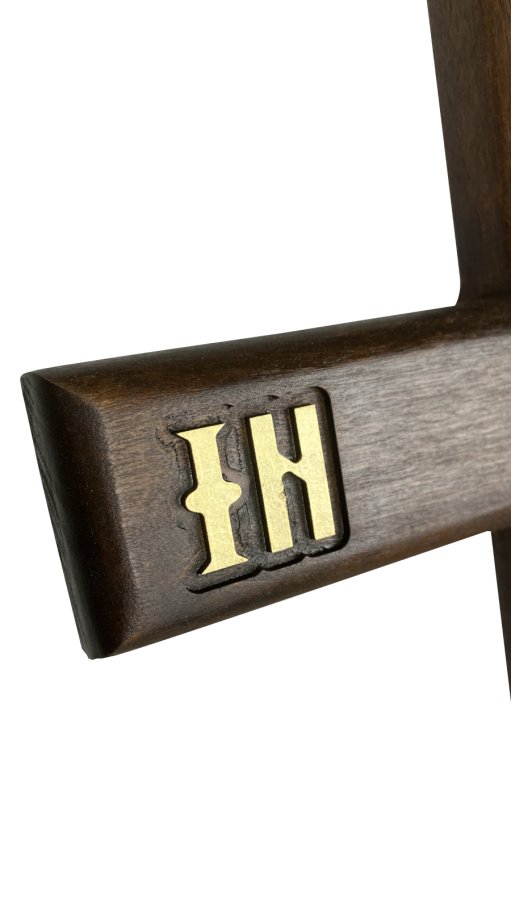 Koka krusts ar ornamentiem